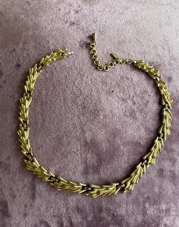 70s Monet Gold Tone Textured Leaf Choker Necklace