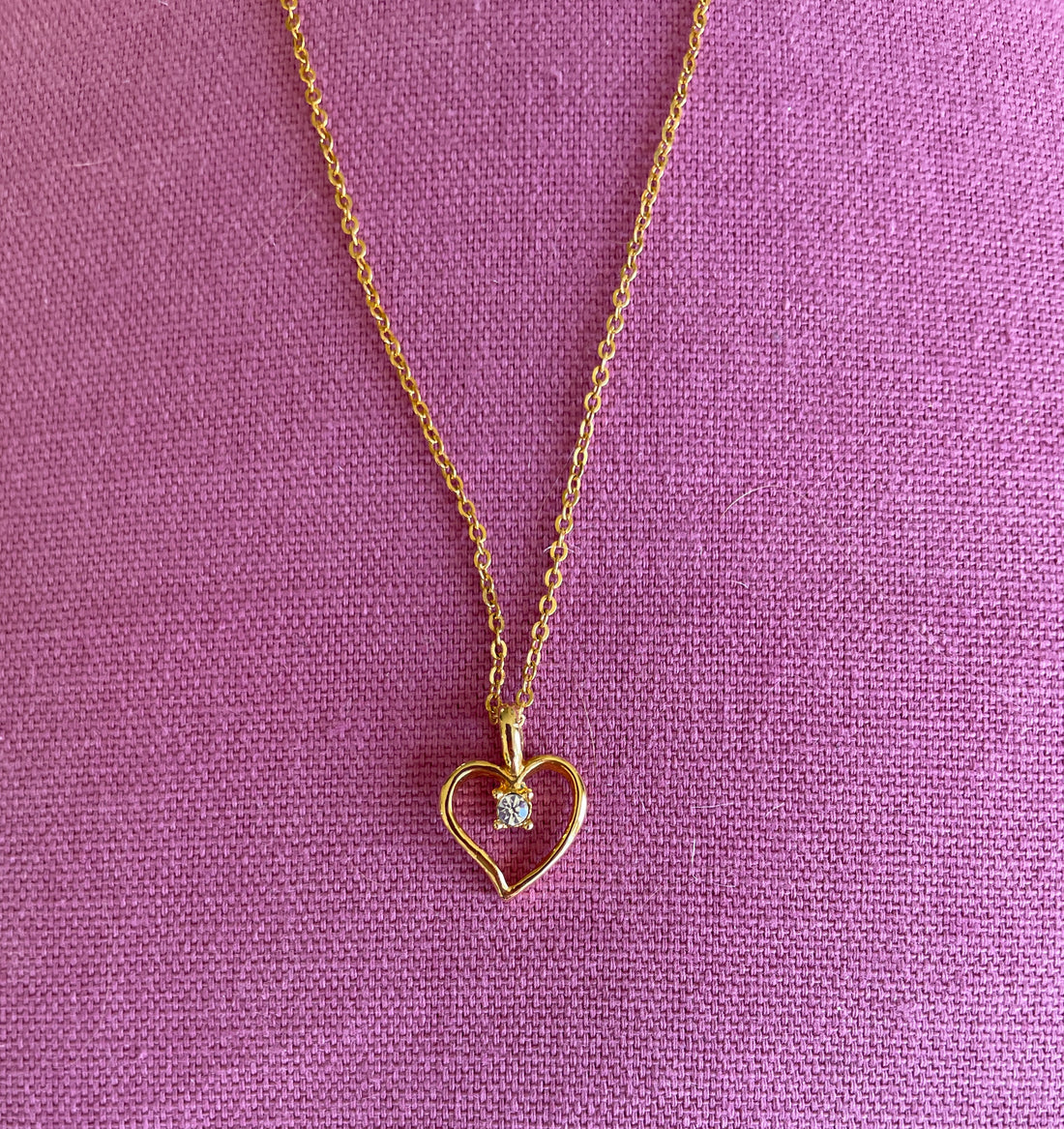 2000s Gold Tone Cut Out Open Heart Crystal Pendant Necklace