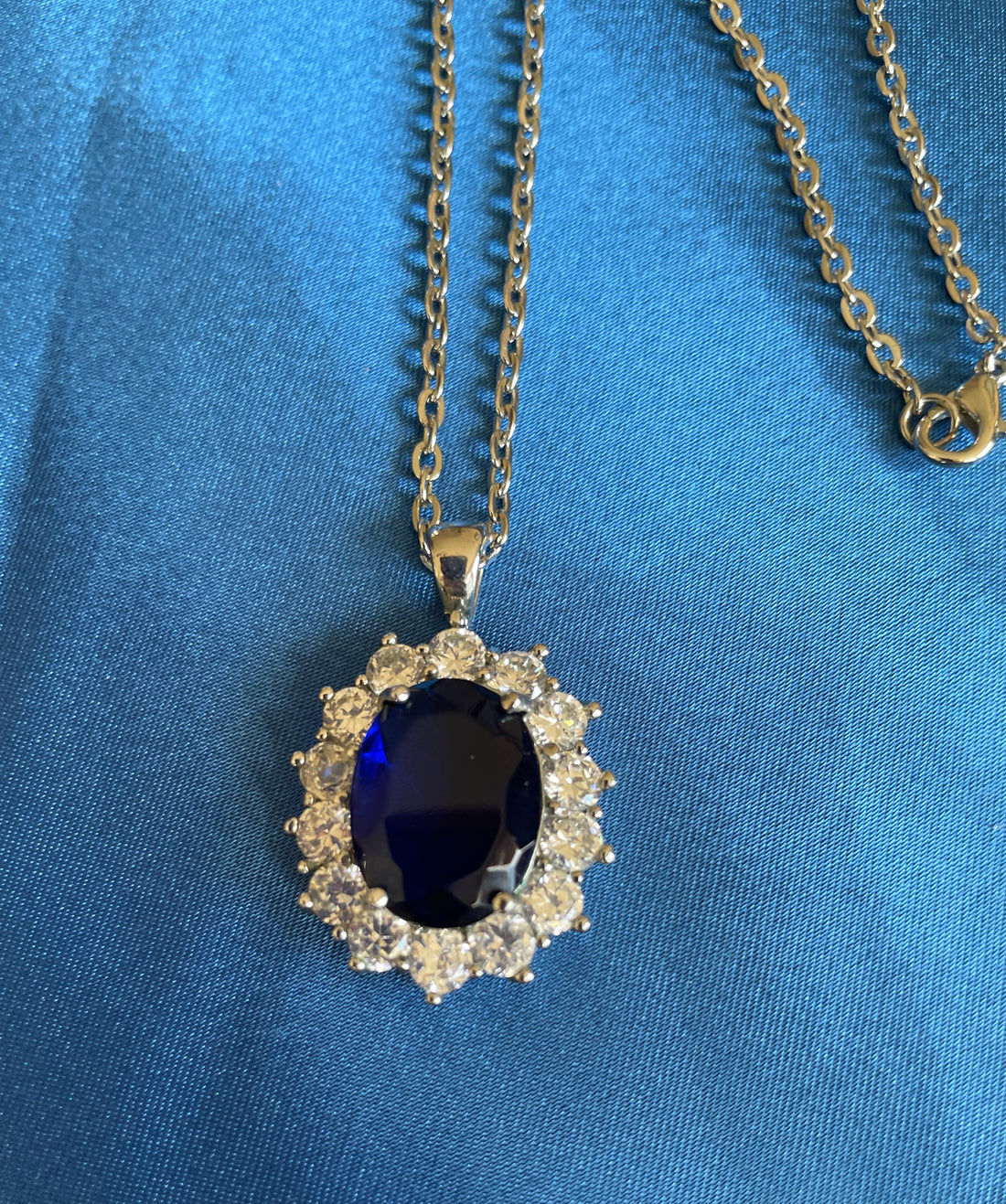 2000s Silver Plated Chain Dark Blue Glass Pendant Necklace