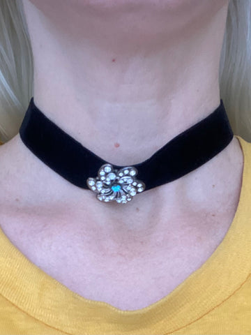 Vintage 50s Blue Crystal Flower Pendant Black Velvet Ribbon Choker Necklace