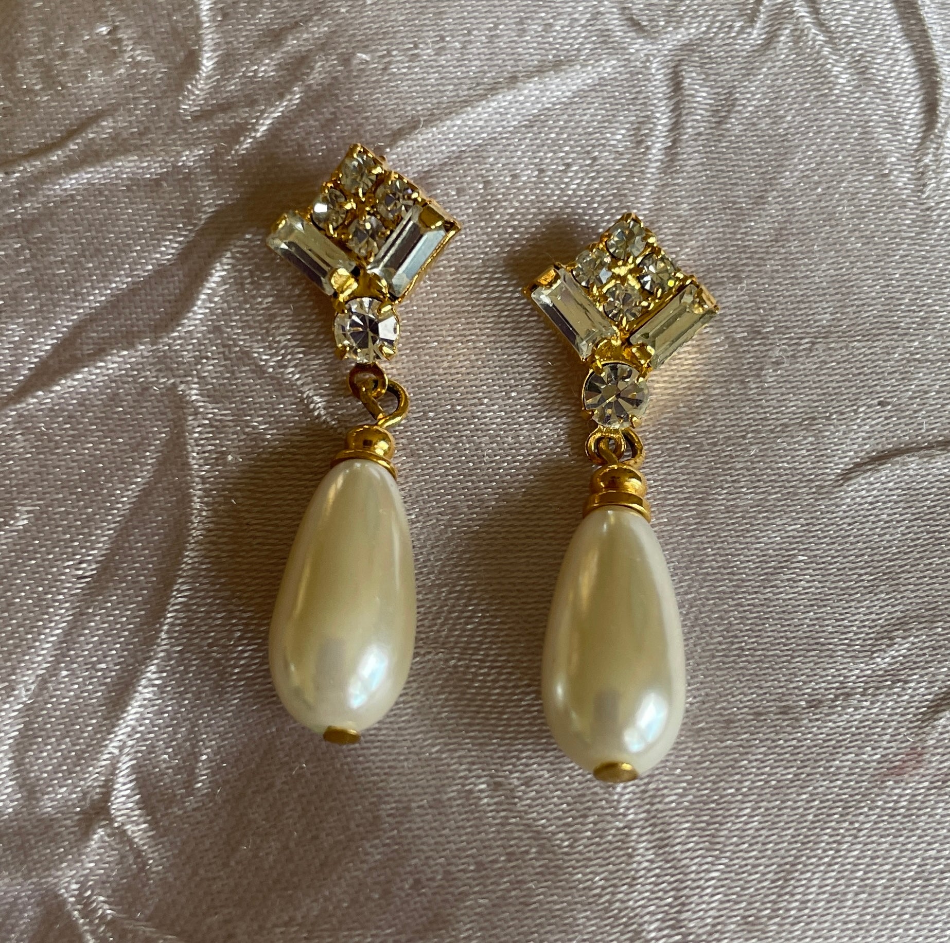  2000s Gold Tone Faux Pearl Crystal Drop Pierced Earrings