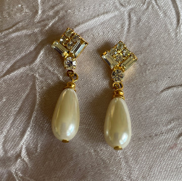 2000s Gold Tone Faux Pearl Crystal Drop Pierced Earrings