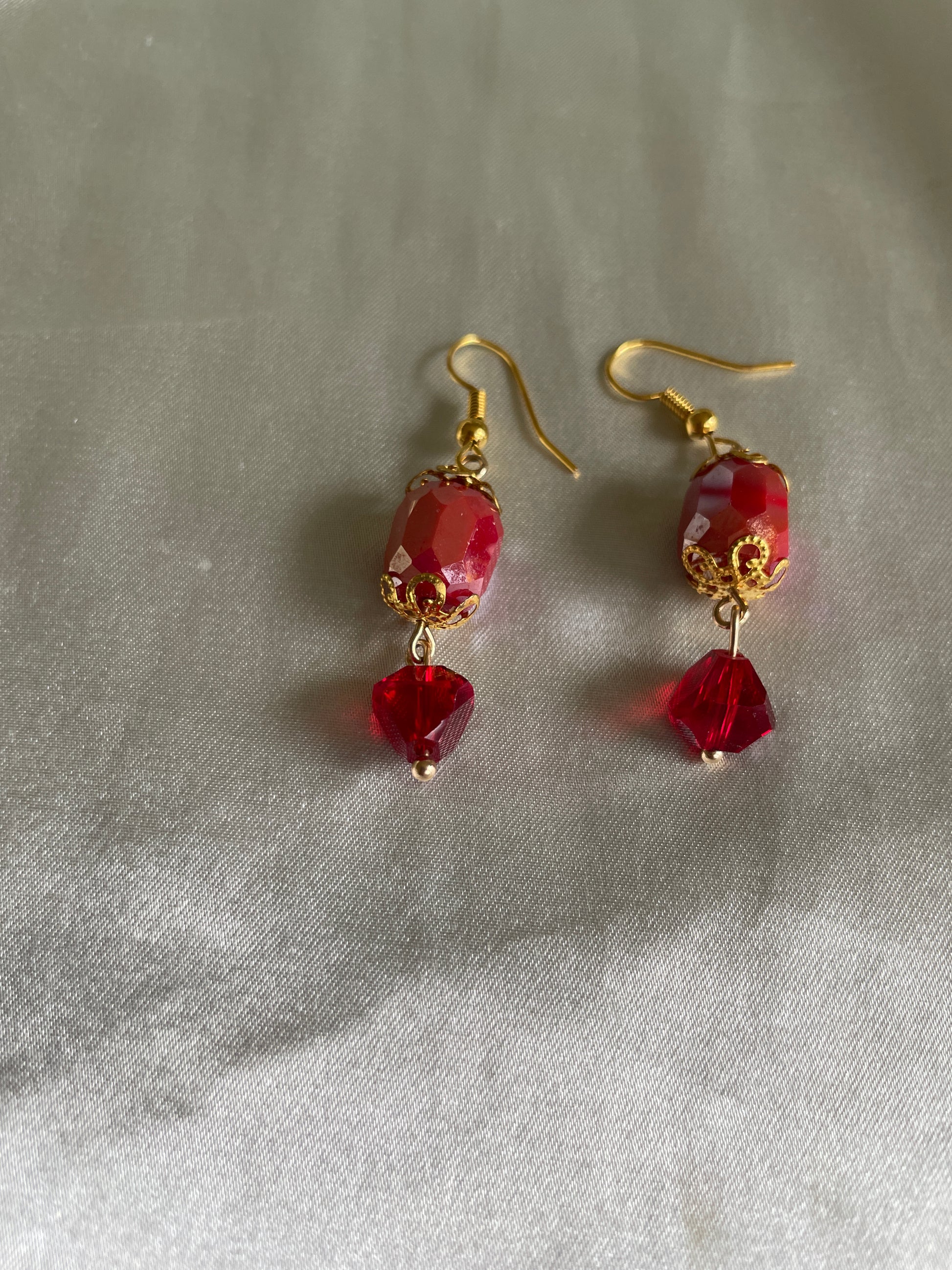  2000s Pretty Red Glass Gold Tone Sparkling Drop Pierced Earrings