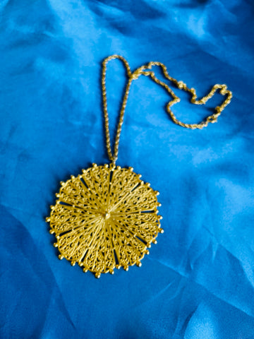 90s Vintage Gold Tone Medallion Chain Pendant Necklace