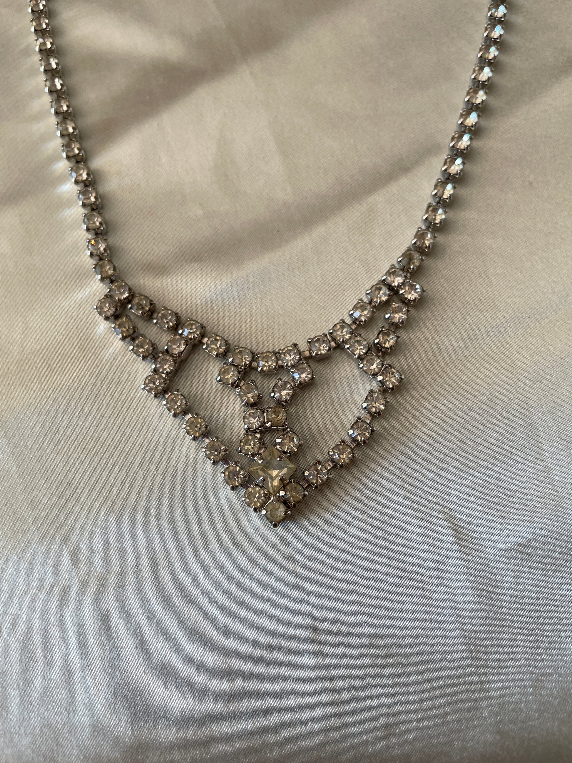  50s Beautiful Clear Rhinestone Silver Tone Choker Necklace