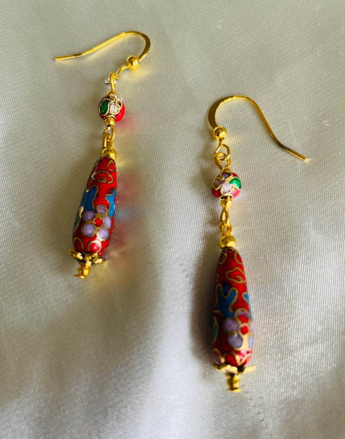 90s Vintage Gold Tone Red Enamel Cloisonné Floral Tear Drop Pierced Earrings