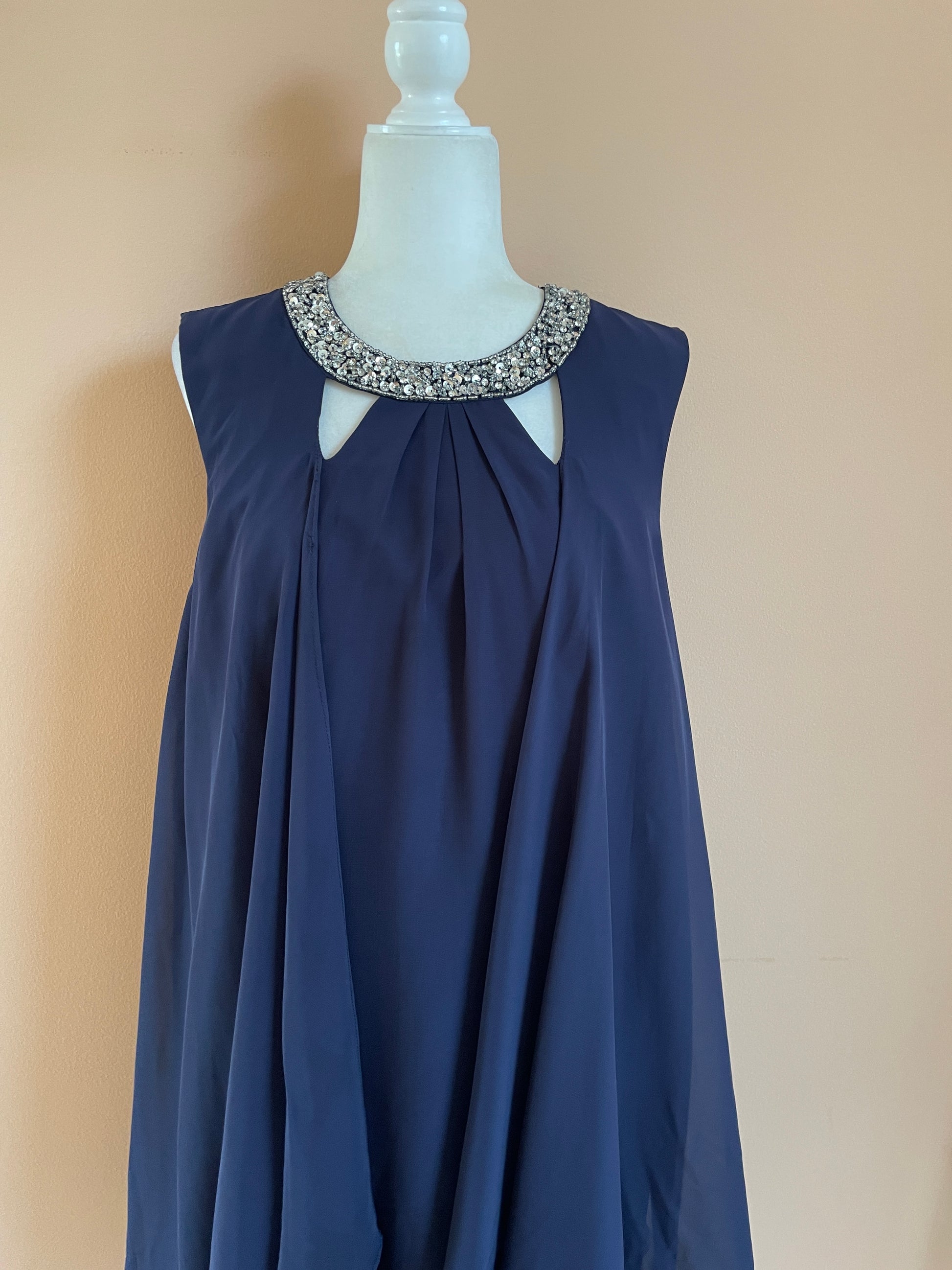  80s  Sleeveless Blue Glittery Knee Length Sleeveless Loose Fit Designer Cocktail Dress M