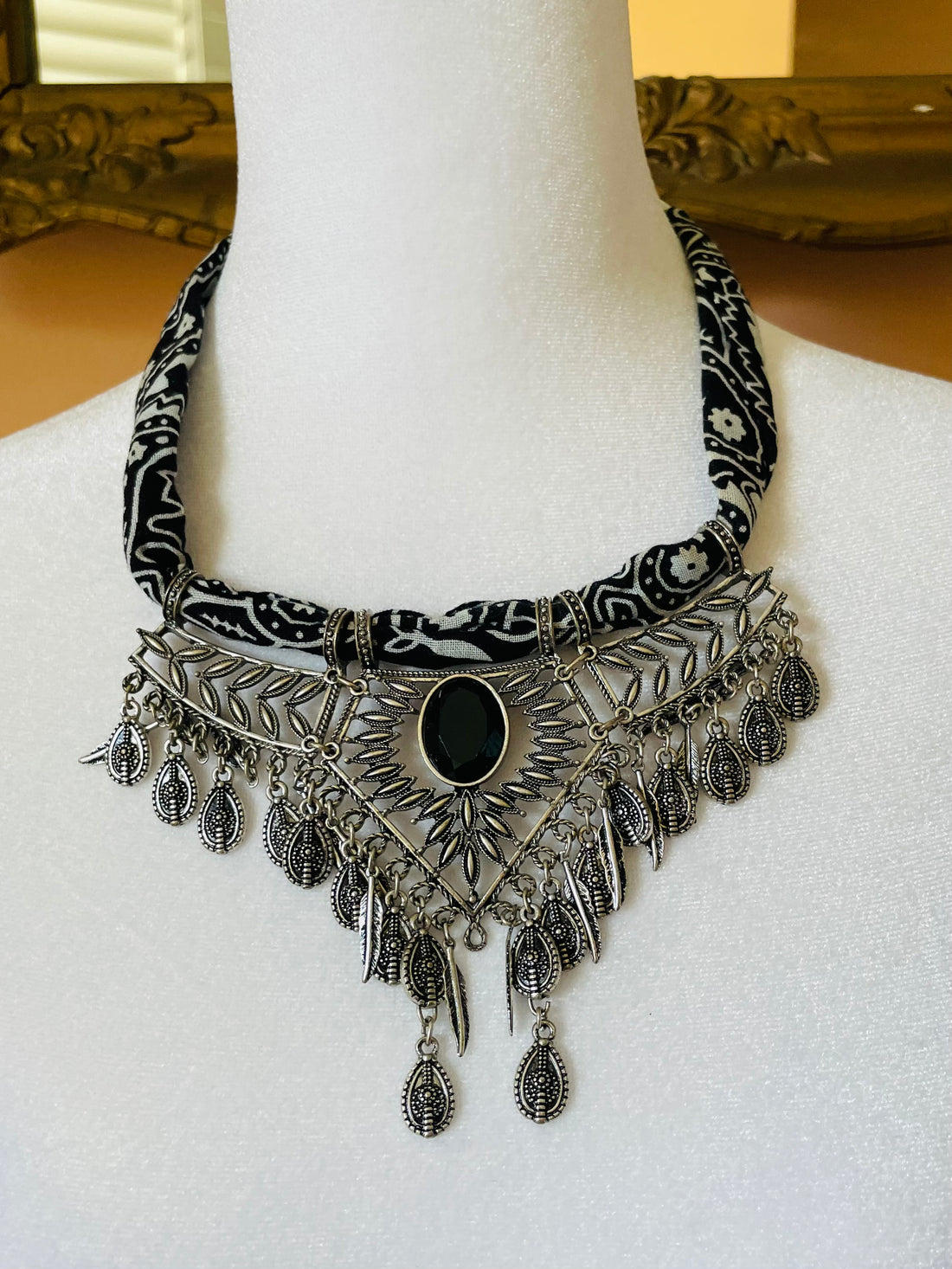80s Vintage Silver Tone Boho Tribal Bandanna Choker Necklace