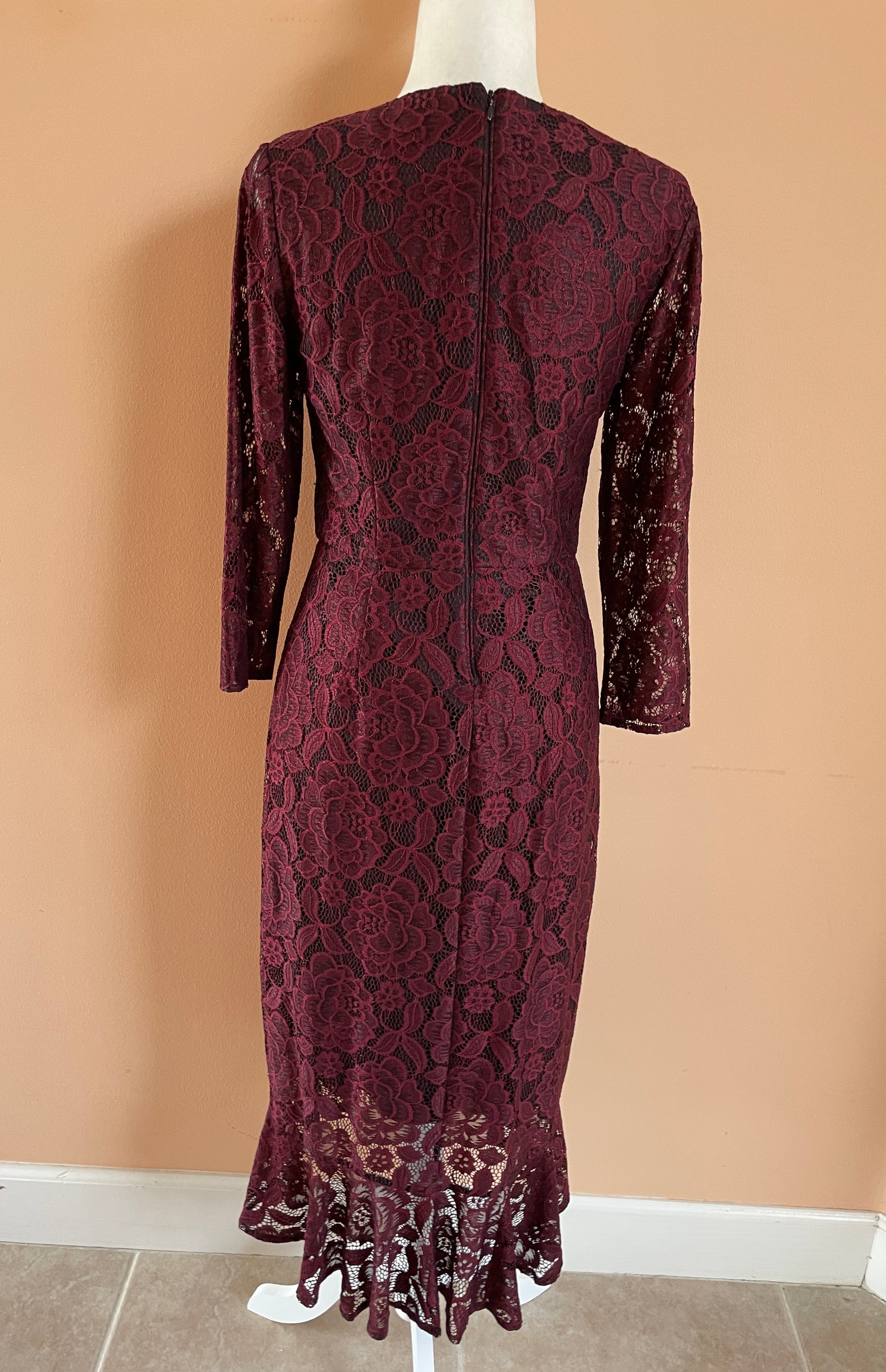  2000s Burgundy Floral Lace Striking Long Dress S