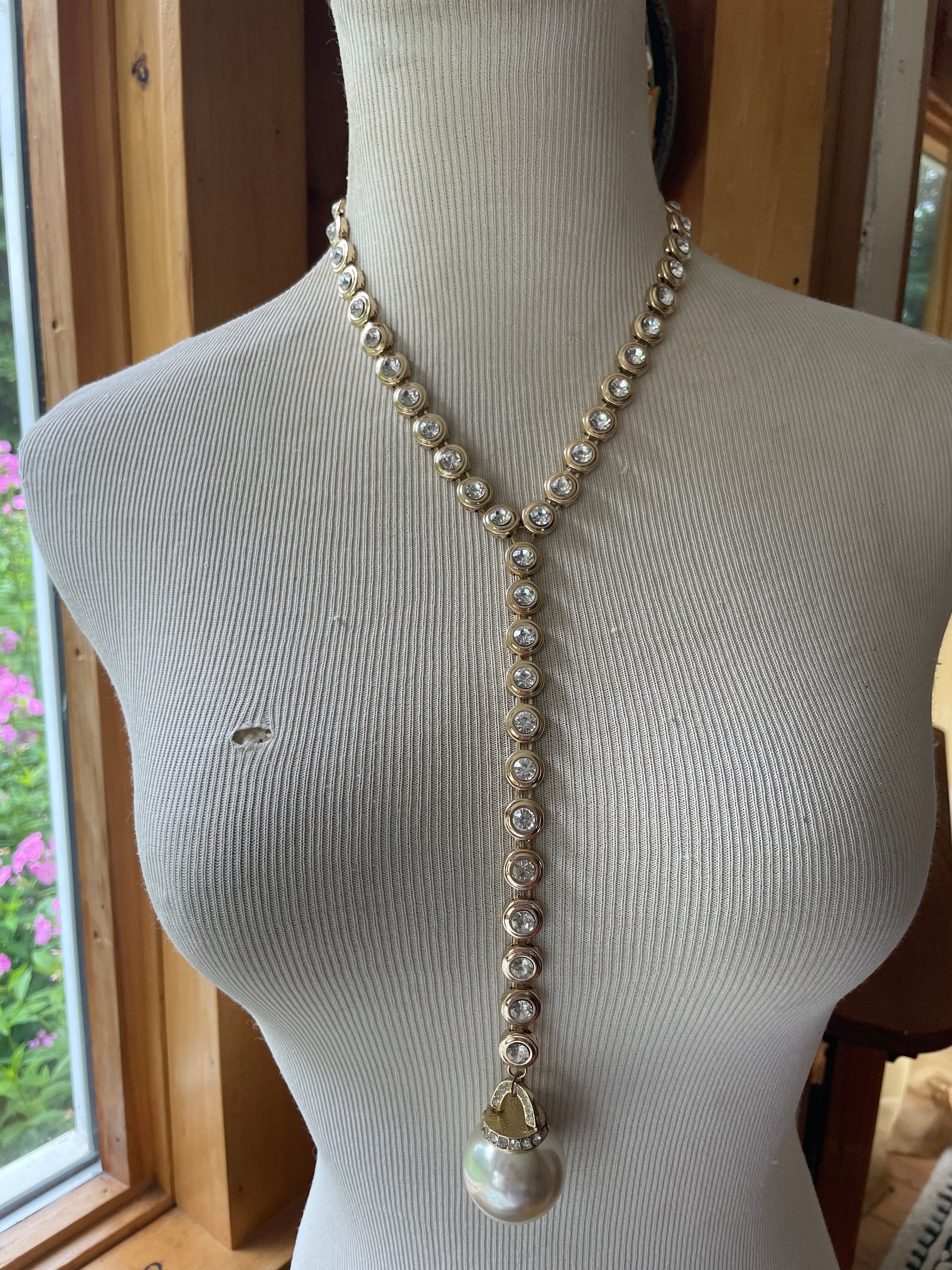  2000s Gold Tone Faux Pearl Necklace