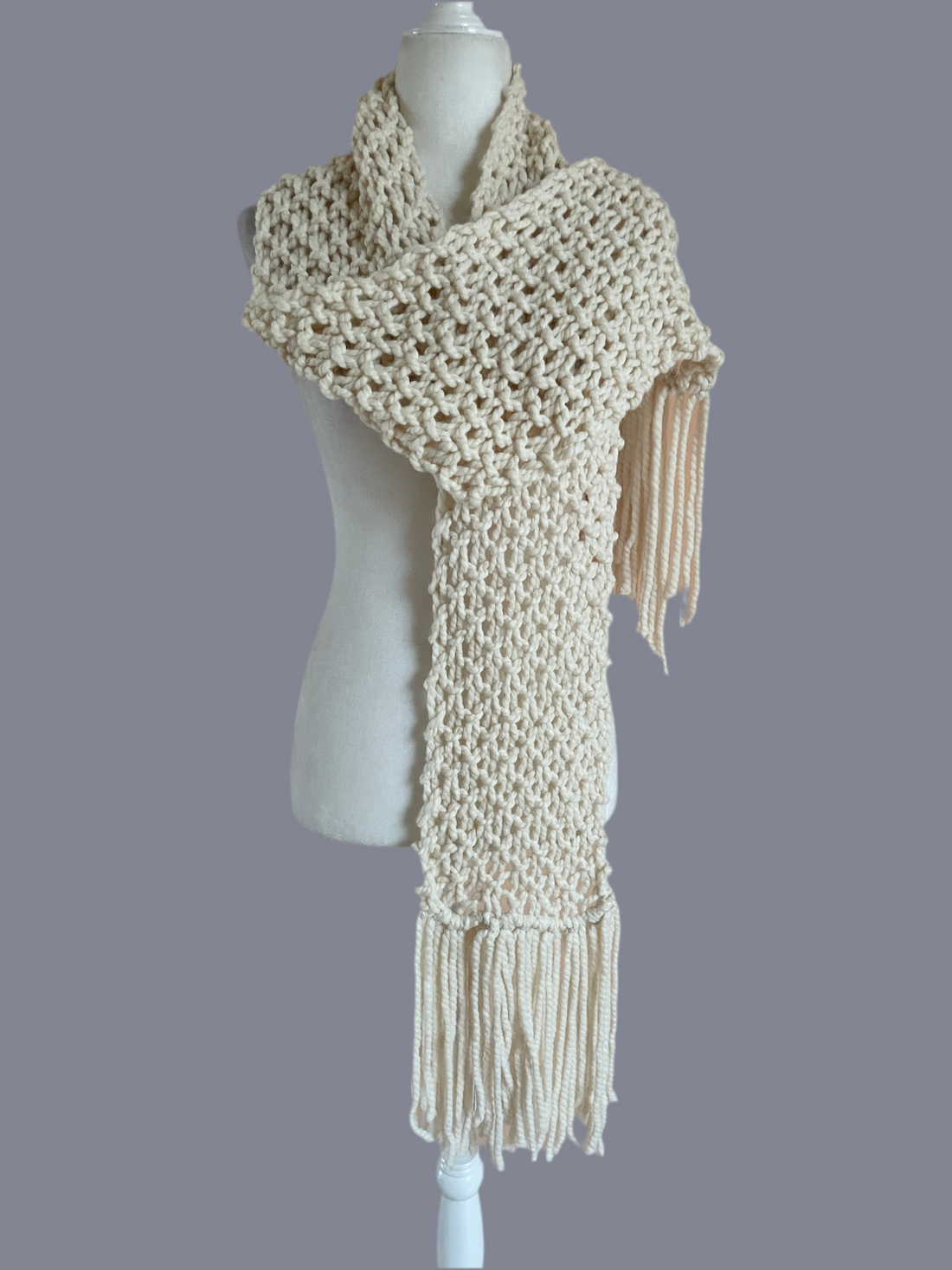 2000s It’s Chilly Hand Knit White Fringed Winter Wrap Scarf