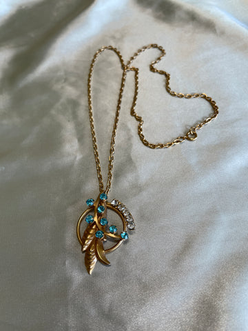 Gold Tone Chain 60s Blue Rhinestone Leaf Pendant Necklace