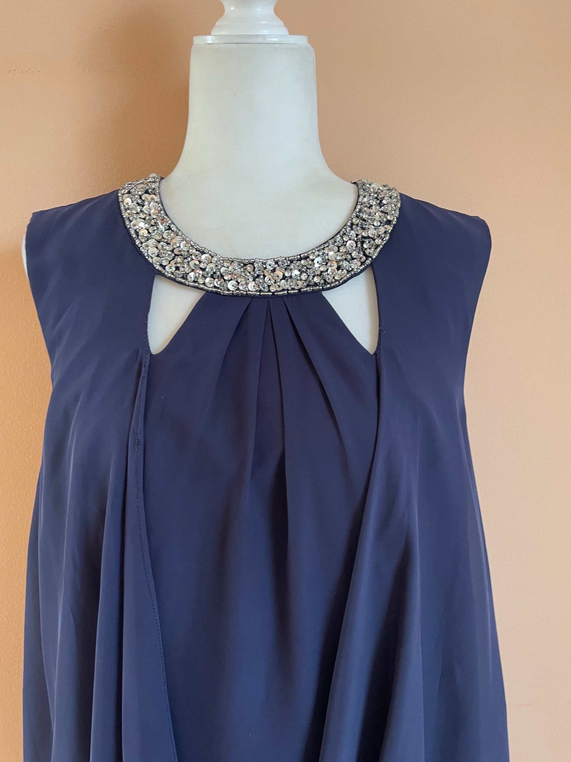  80s  Sleeveless Blue Glittery Knee Length Sleeveless Loose Fit Designer Cocktail Dress M