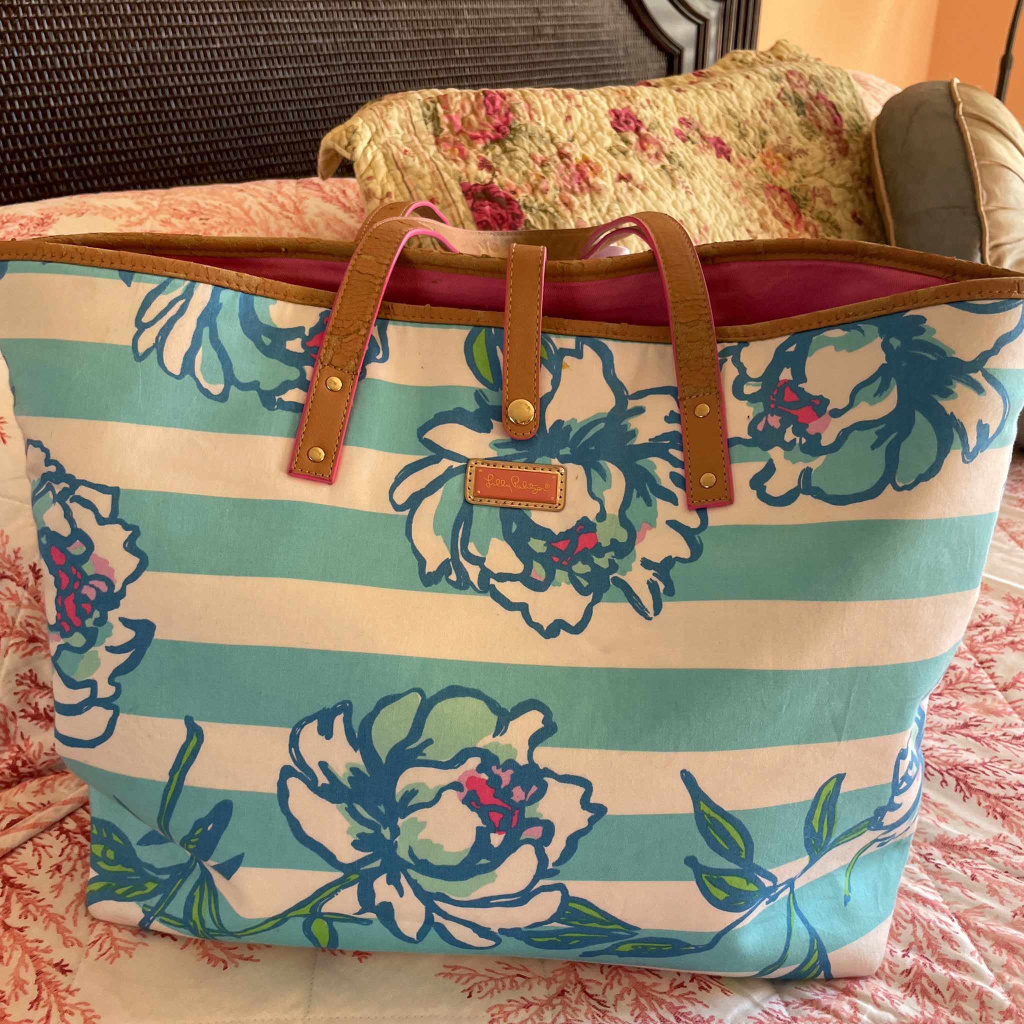 2000s Lily Pulitzer White Floral Print Casual Canvas Beach Bag