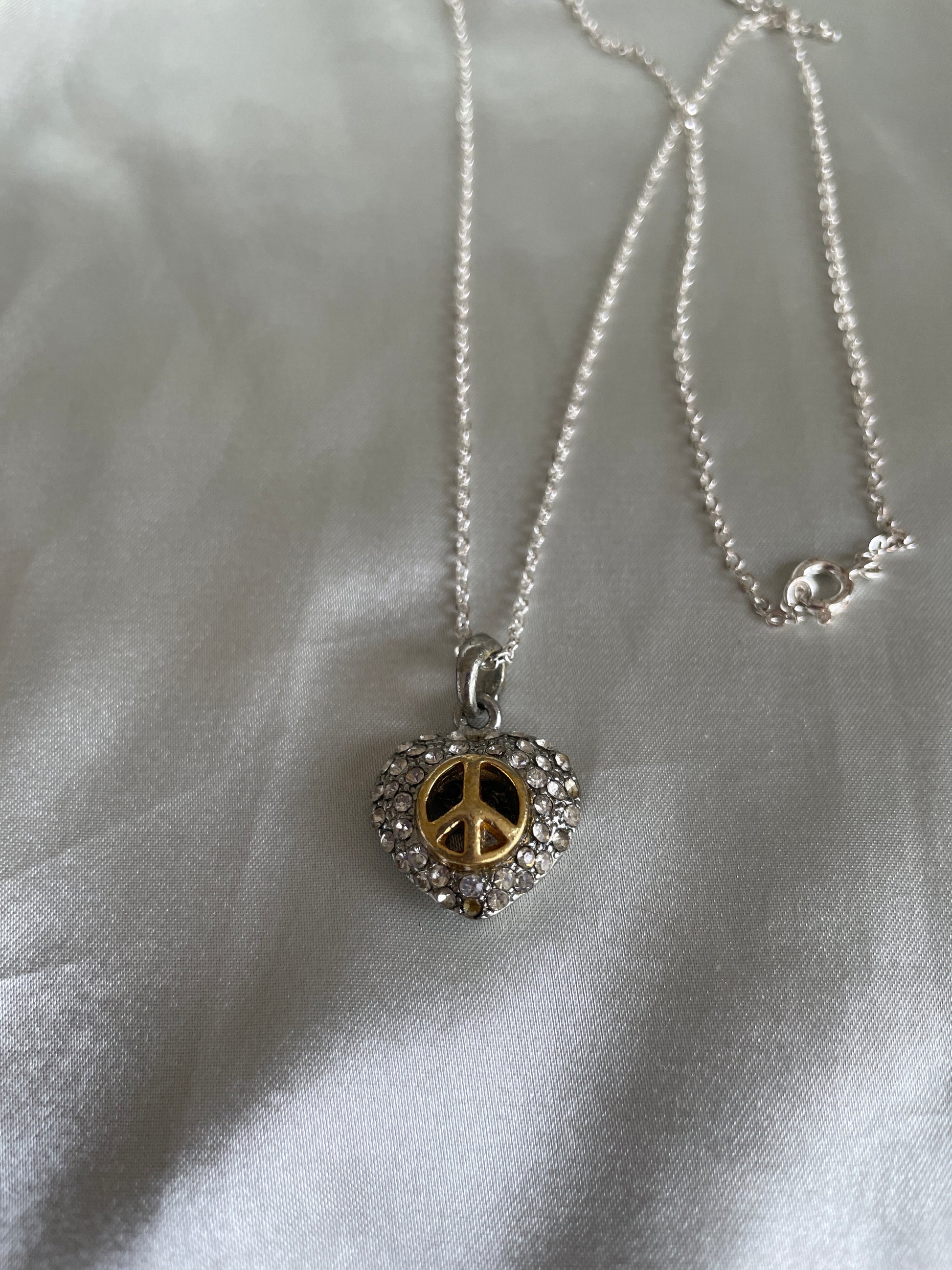  Delicate Silver Chain 2000s Heart Peace Sign Pendant Necklace