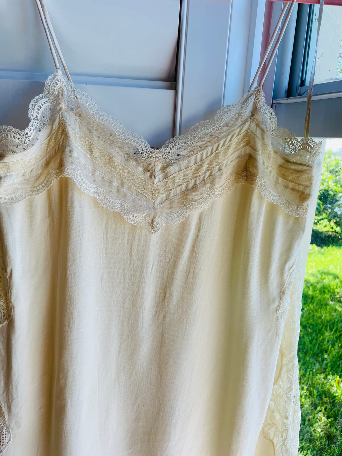 2000s Pretty Creme Lace Bodice Open Lace Sides Lingerie Cami Sm