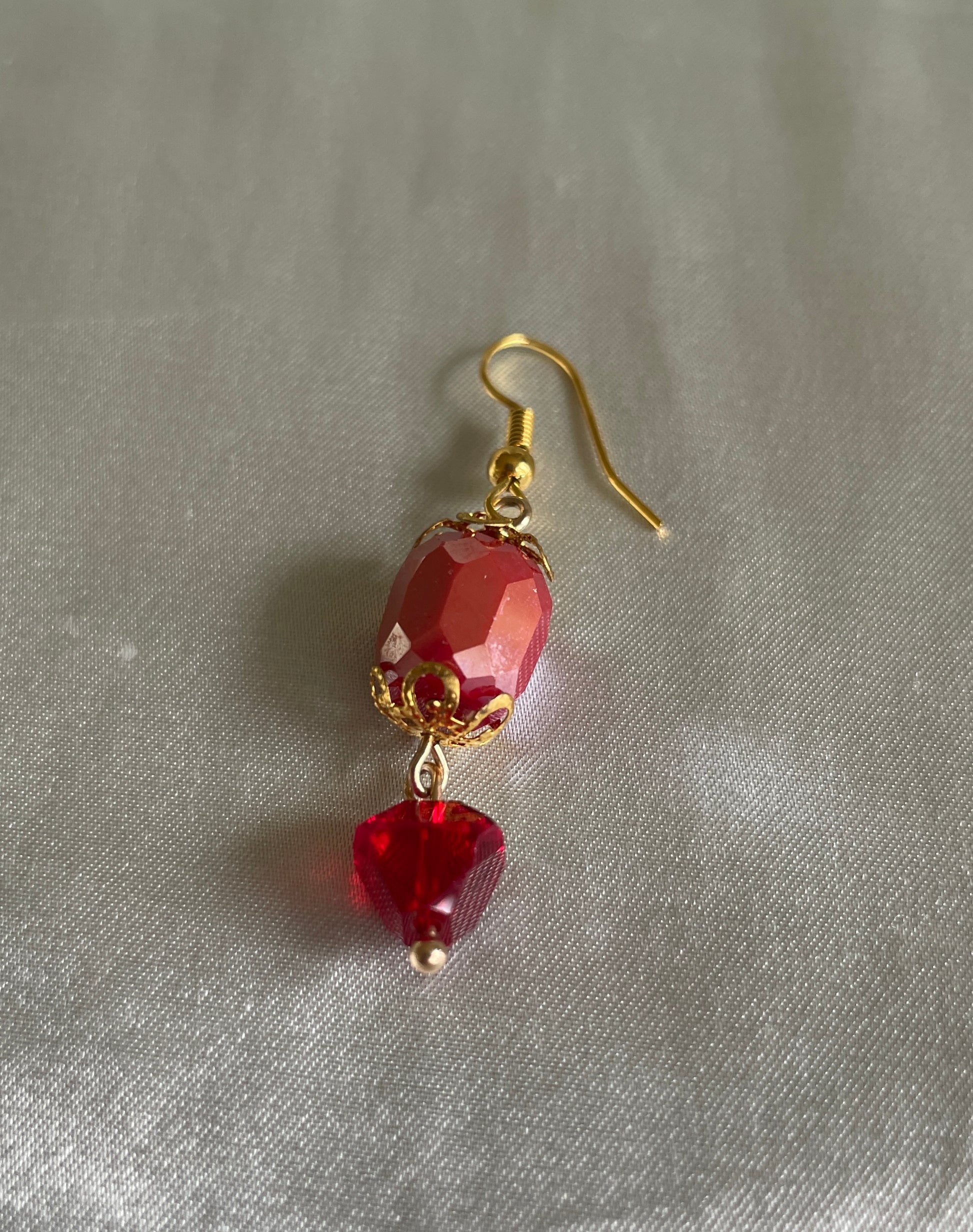  2000s Pretty Red Glass Gold Tone Sparkling Drop Pierced Earrings