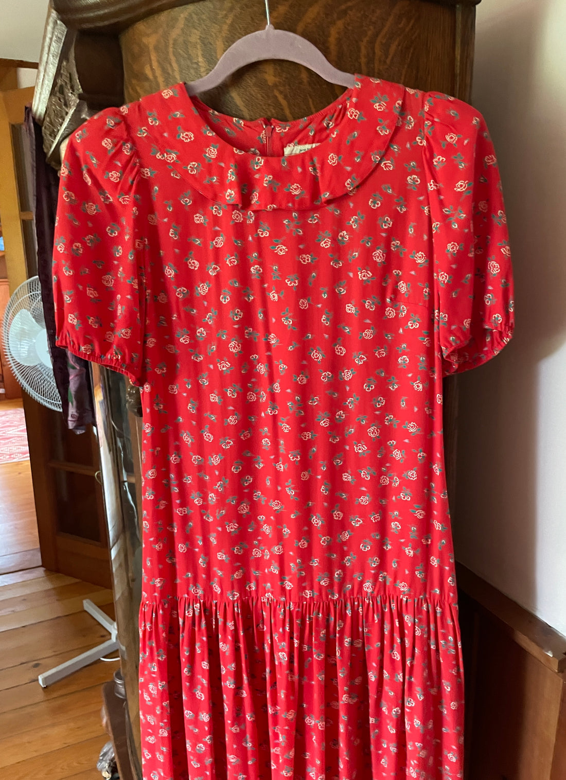 70s Vintage Red Floral Print Rayon Back Zip Collar Drop Waist Midi Dress Sm