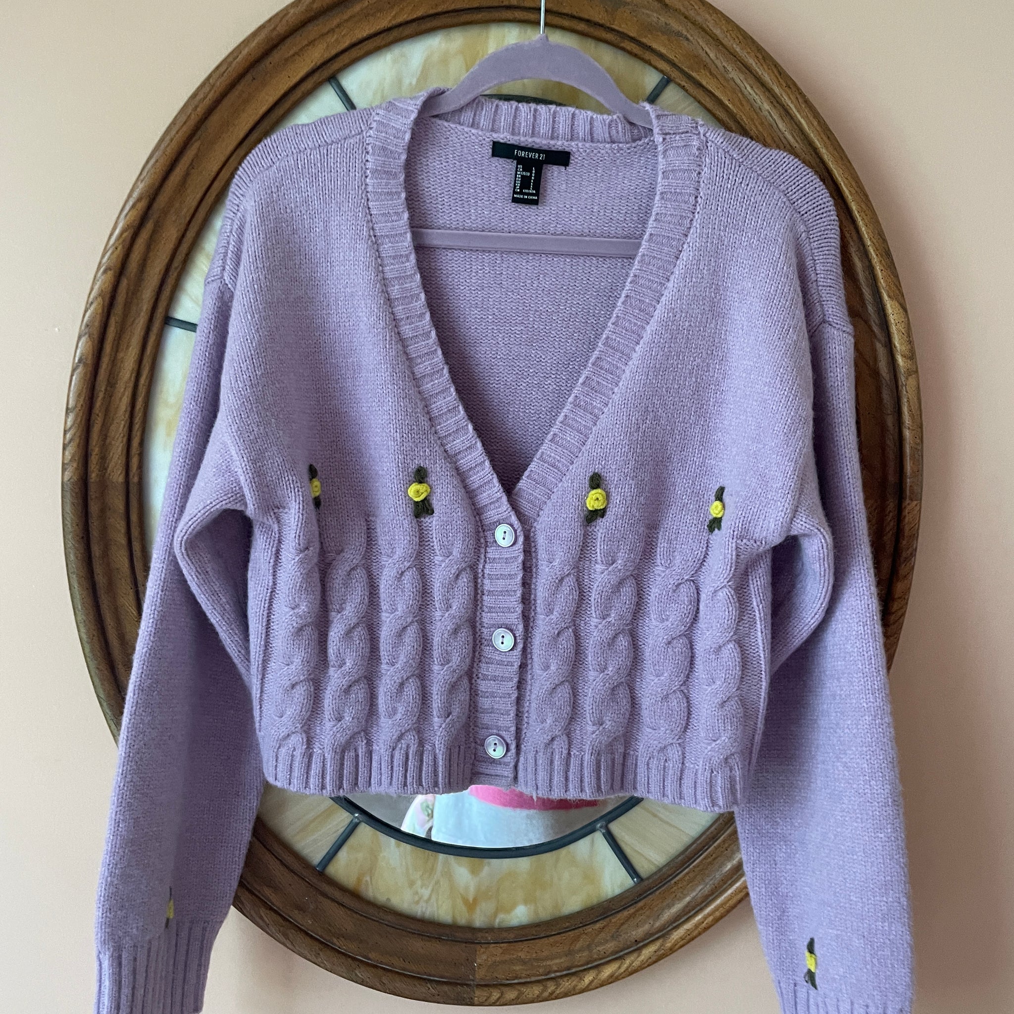 2000s Vintage Acrylic Knit Lavender Flower Cropped Cardigan Sweater M