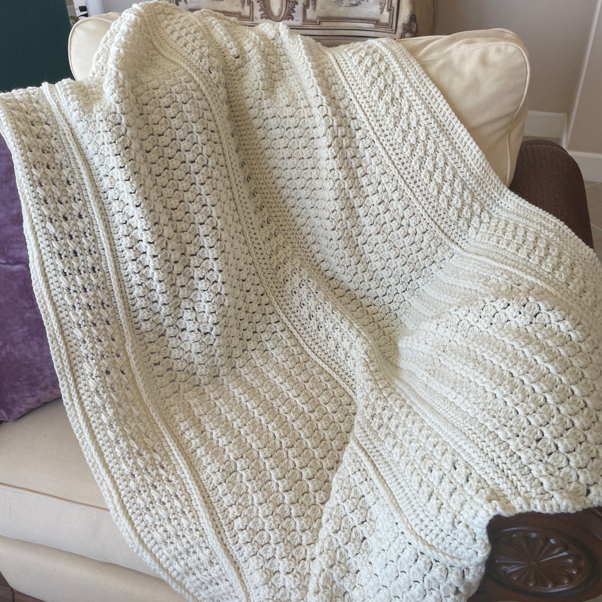 2000s Handmade Off White Crochet Rectangular Home Decor Throw Blanket