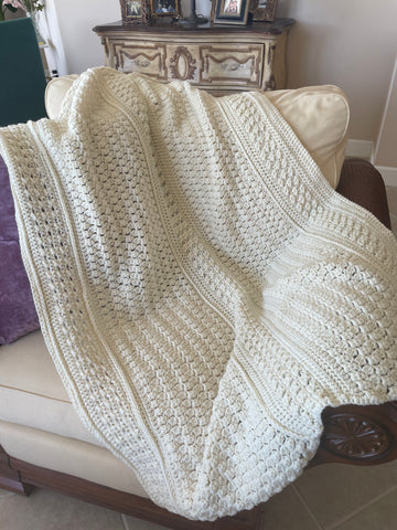 2000s Handmade Off White Crochet Rectangular Home Decor Throw Blanket