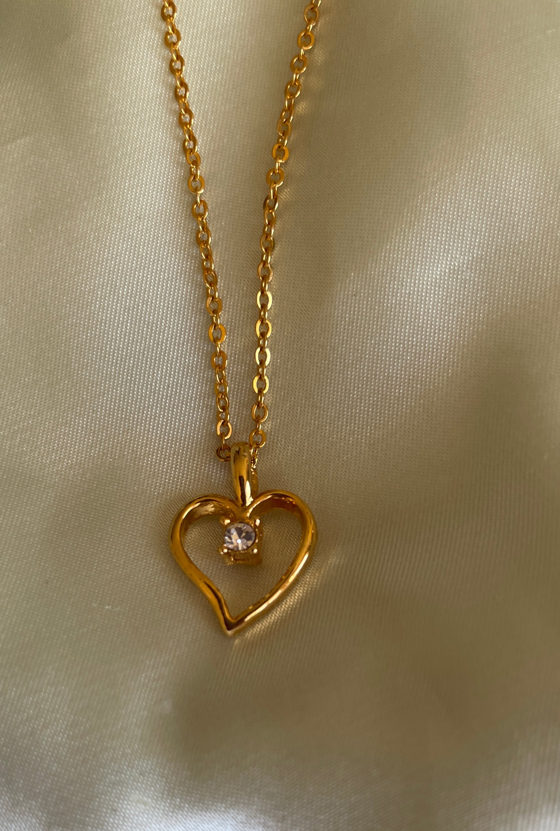  90s Gold Tone Open Heart Rhinestone Accent Pendant Necklace