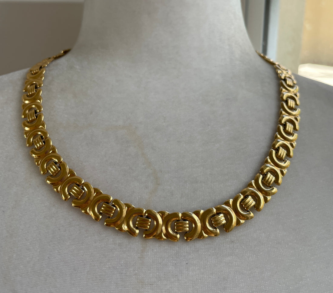 80s Vintage Signed Avon Gold Tone Link Necklace