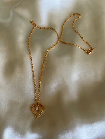 90s Gold Tone Heart Pendant Necklace 