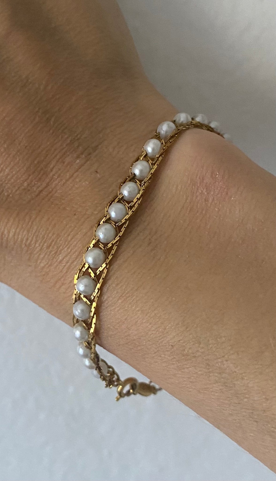 90s Gold Tone Faux Pearl Delicate Bracelet