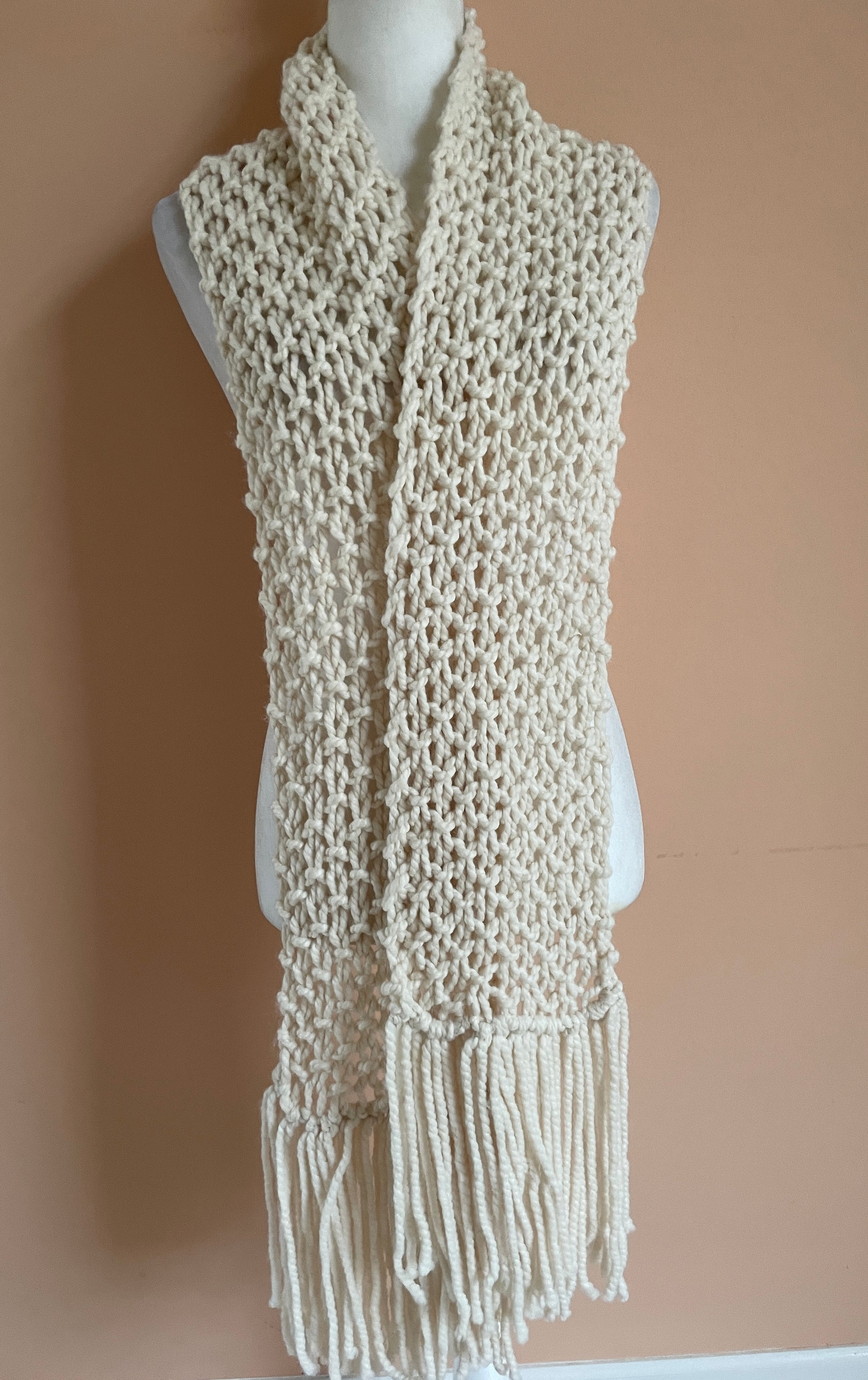  2000s It’s Chilly Hand Knit White Fringed Winter Scarf