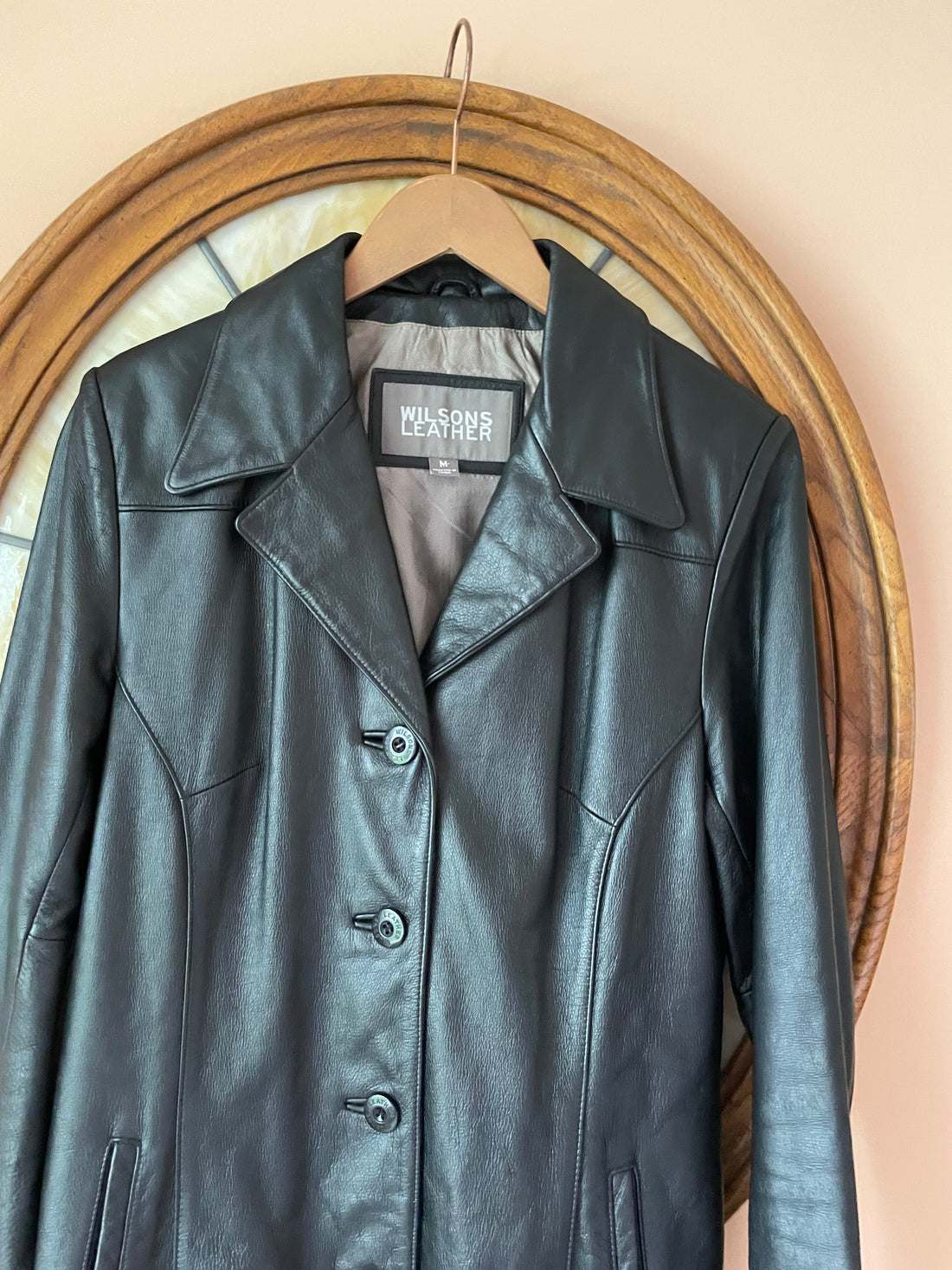 90s Vintage Women’s Classic Black Leather Jacket. M