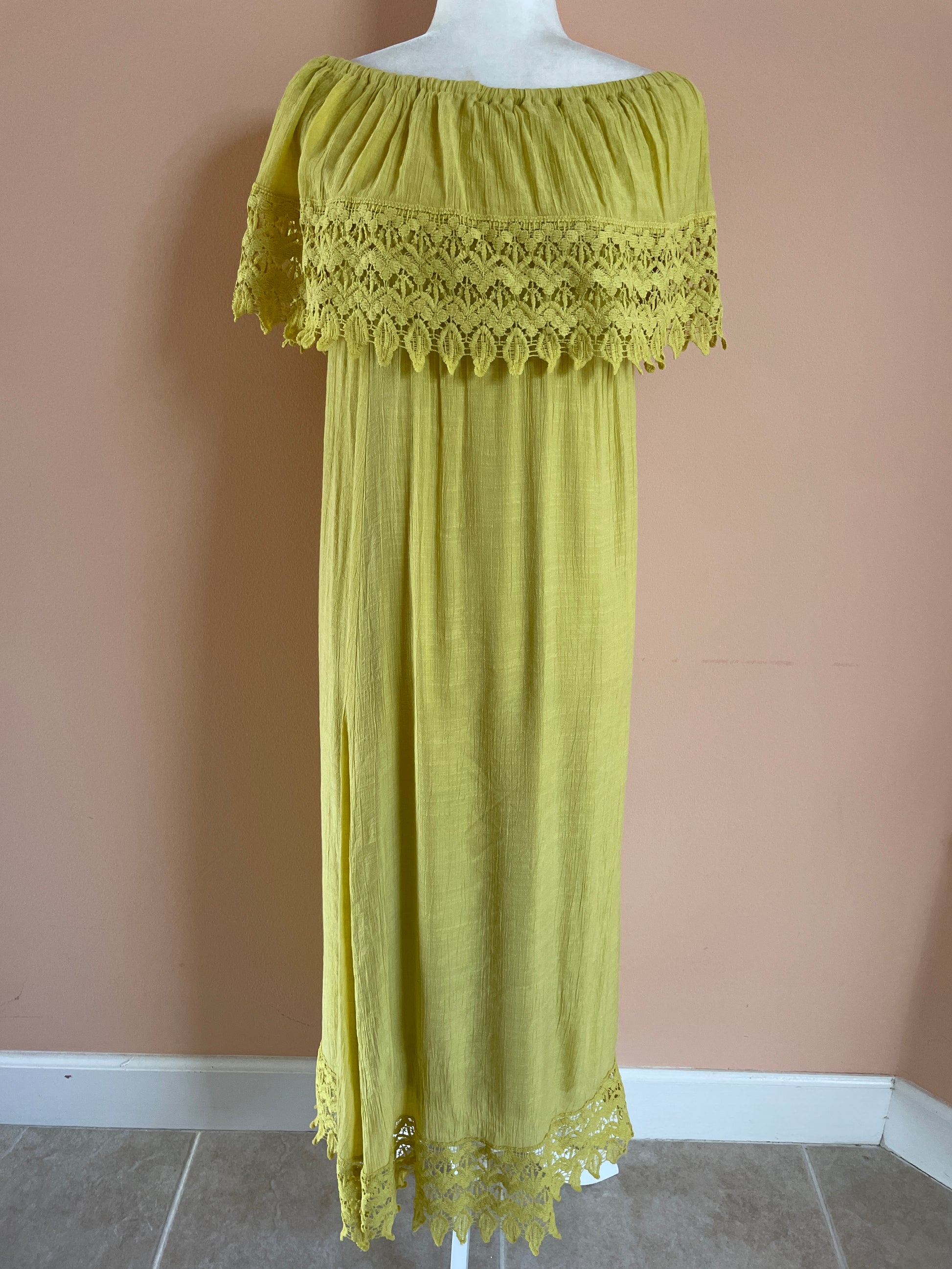 2000s Boho Chic Maxi dress  2000s Striking Yellow Floral Crochet Boho Chic Maxi Dress S