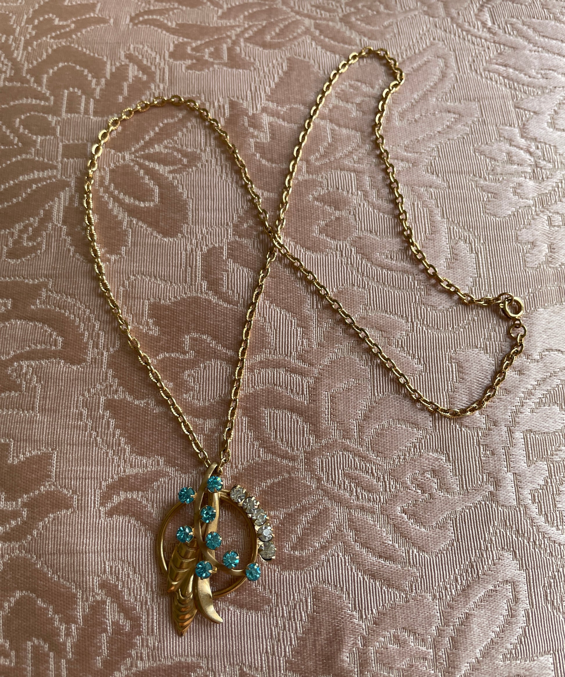 60s pendant necklace  60s Gold Tone Rhinestone Leaf Pendant Necklace