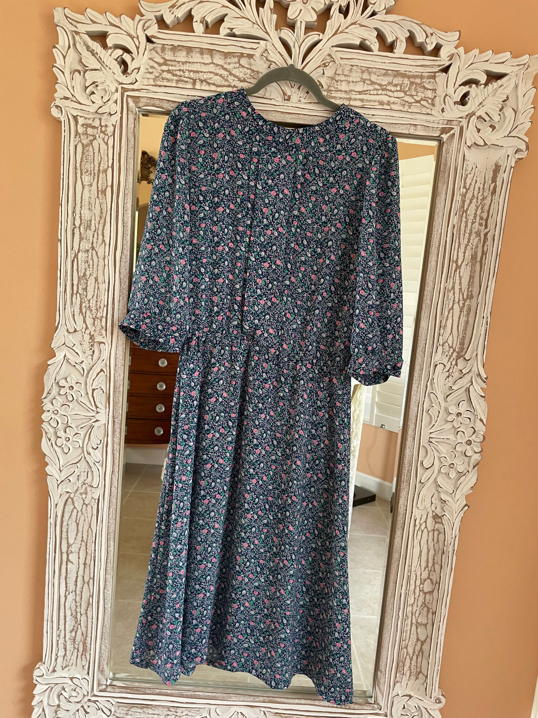 80s Vintage Studio 36 Dark Blue Poly Floral Leaf Print Midi Dress. M