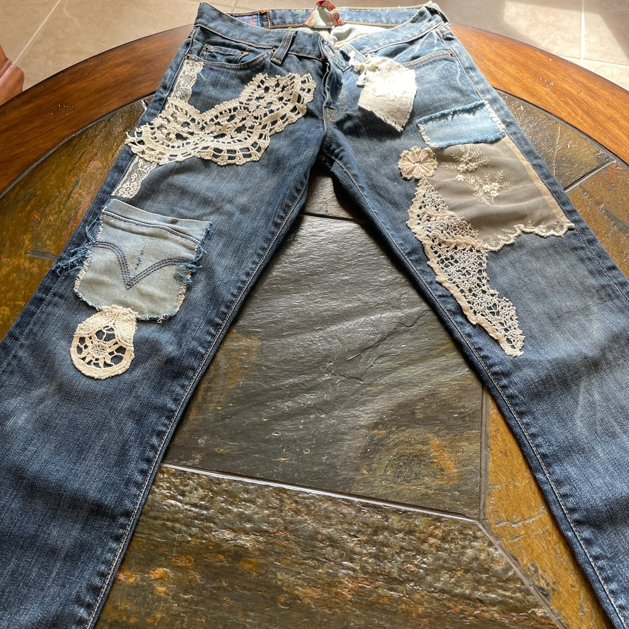 2000s ReLoved Lucky Brand Blue Denim Antique Vintage Lace Embellished Jeans S