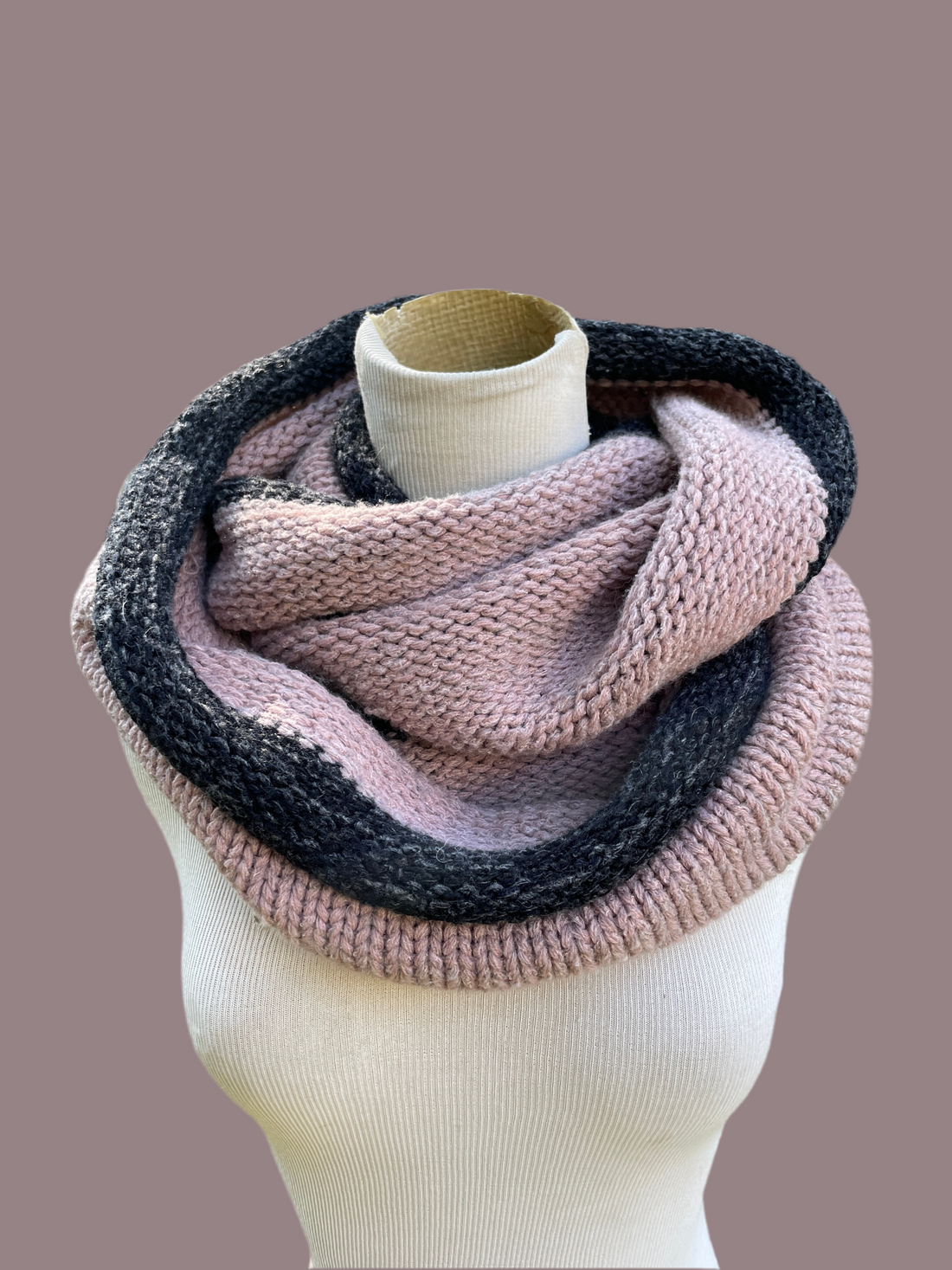 2000s Cotton Gray Mauve Knit Winter Circle Scarf