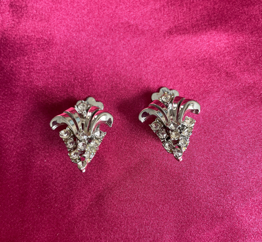 80s Silver Tone Art Deco Style Floral Graceful Vintage Clip Earrings