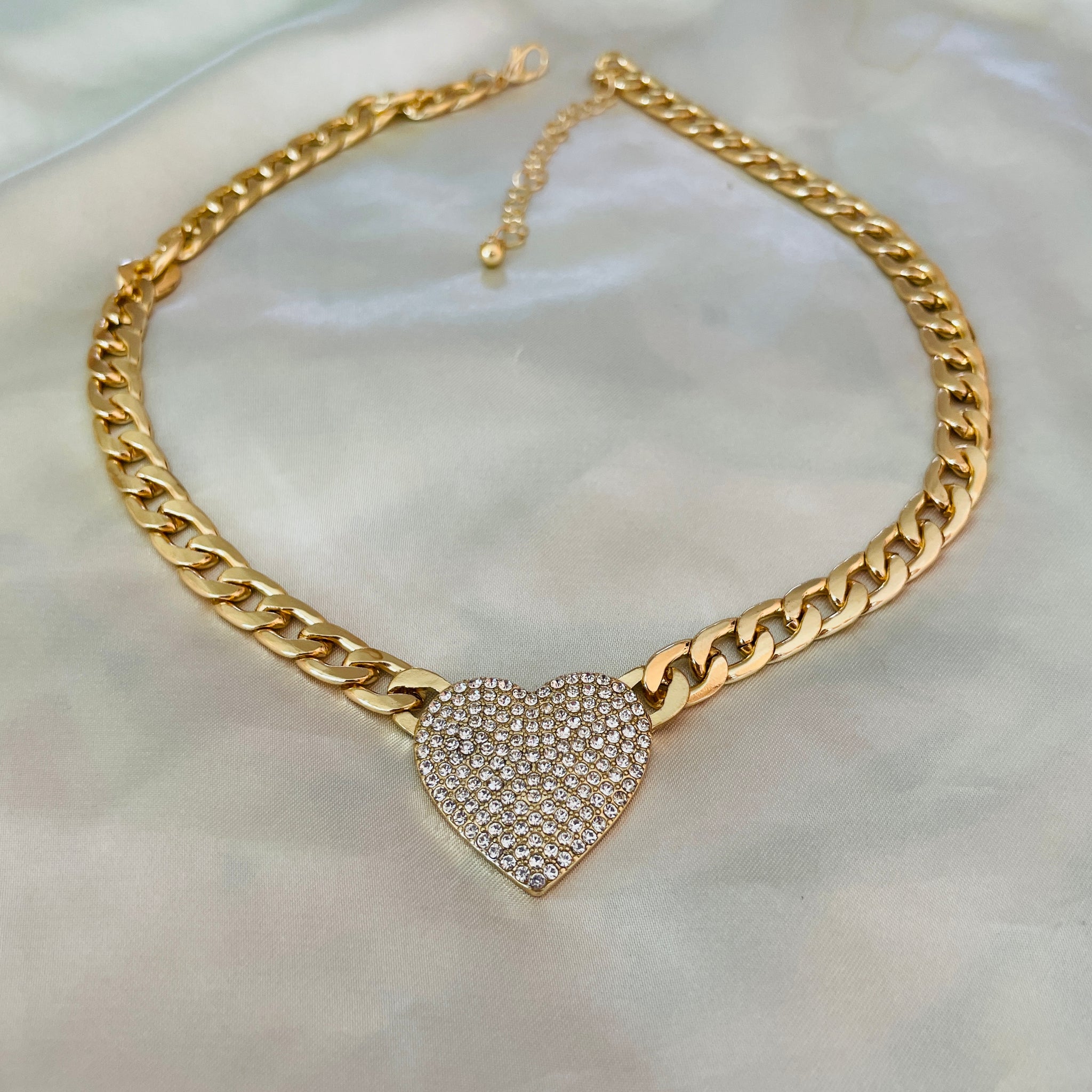 2000s Gold Plated Shimmering Rhinestone Choker Heart Necklace