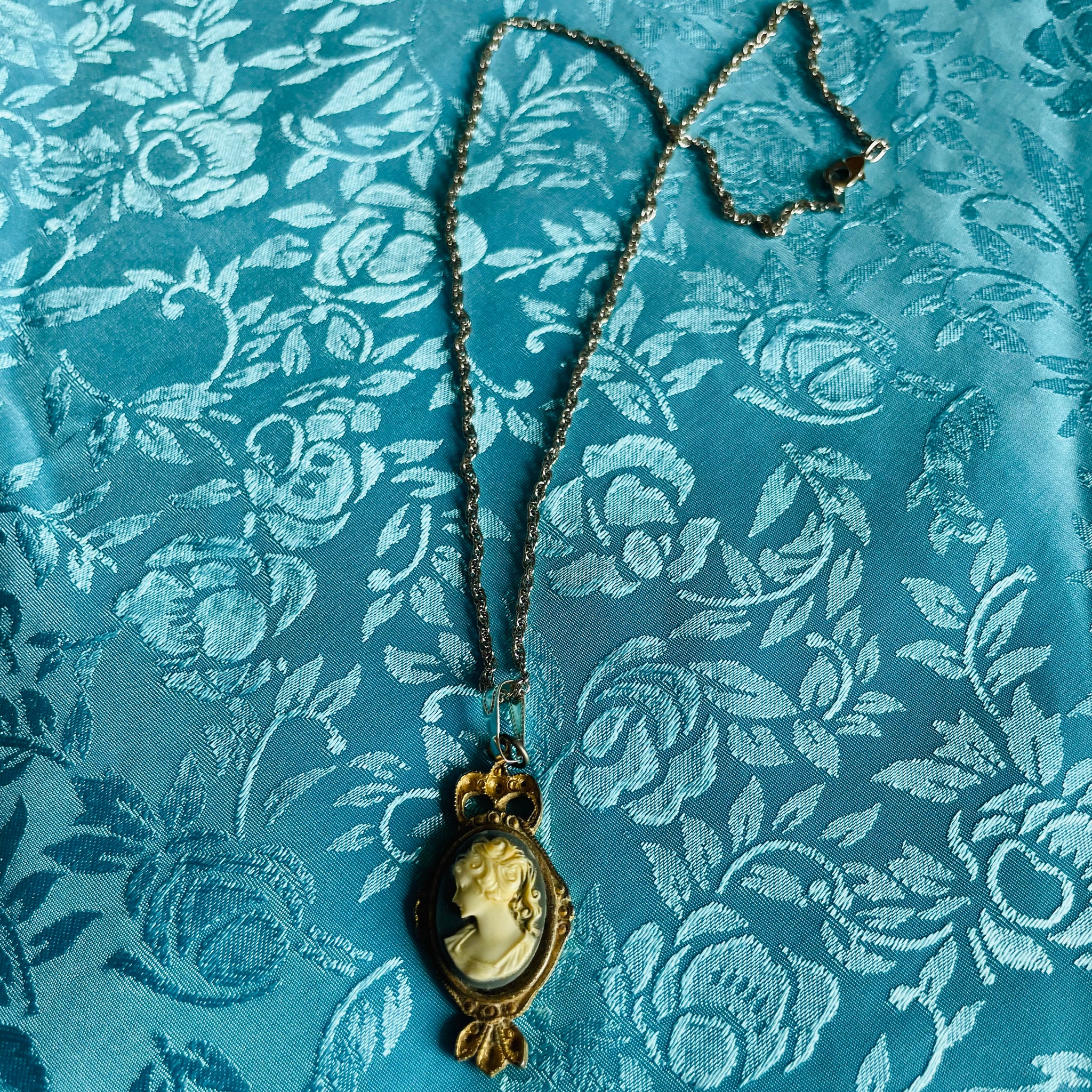 Early 1900s Rare Cameo Portrait Pendant Necklace