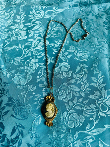 Early 1900s Rare Cameo Portrait Pendant Necklace