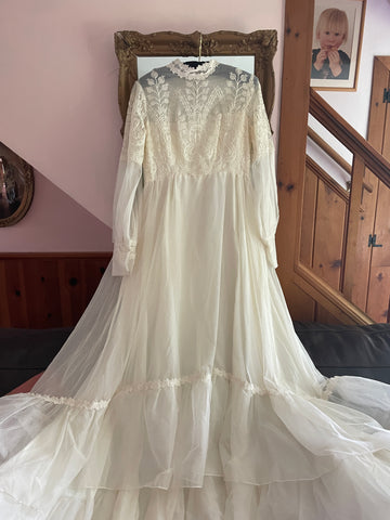 70s Gorgeous White Floral Lace Handmade Wedding Dress
