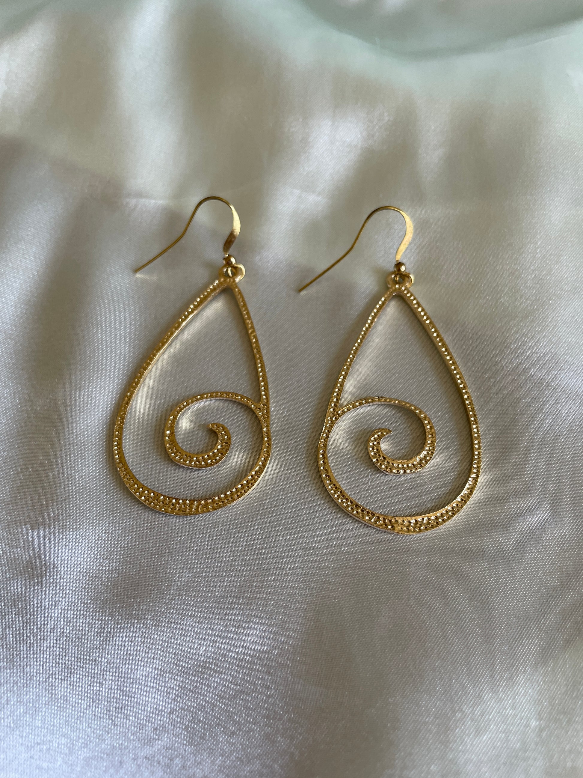  2000’s Gold Tone Geometric Modern Blondes in Heaven Hand Picked Pierced Earrings