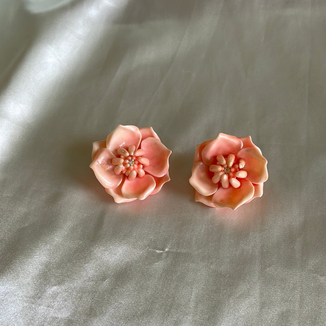 1980's hand made flower clip earrings Vintage 80s Pink Handmade Flower Clip Earrings
