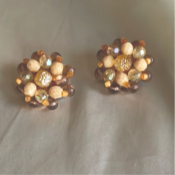 1940s/1950s beaded cluster clip earrings Vintage 40s Pink Cluster Clip Earrings