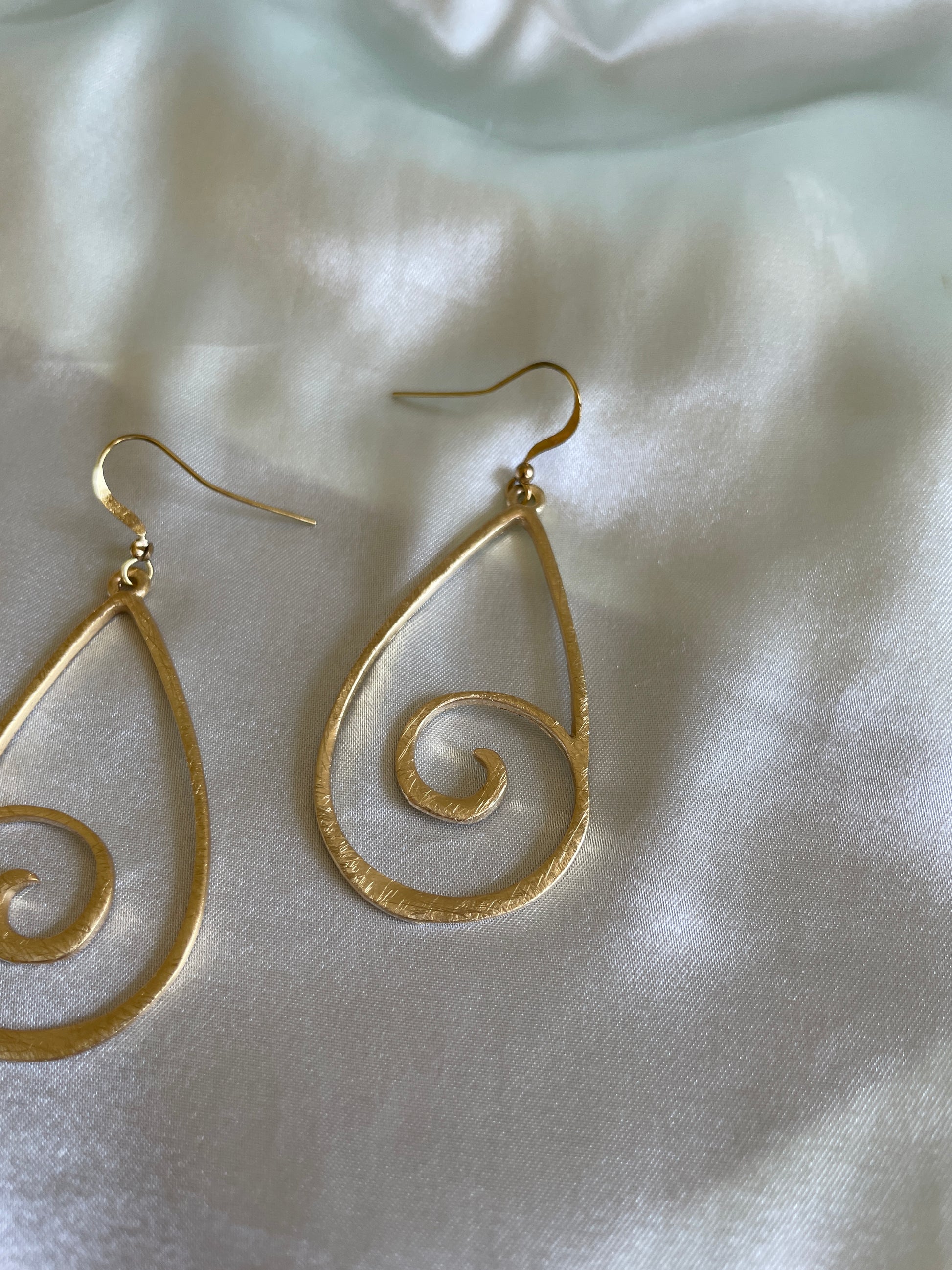  2000’s Gold Tone Geometric Modern Blondes in Heaven Hand Picked Pierced Earrings