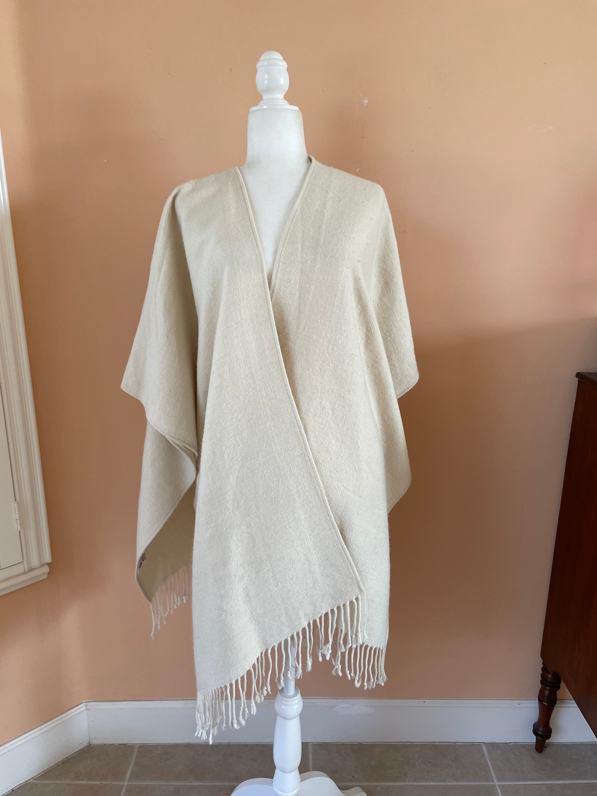 TOMS. SALE Oversize off-white winter fringed cape wrap OS TOMS 2000s Off White Winter Fringed Cape Wrap.