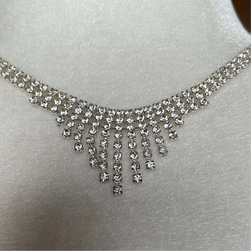 Liquid rhinestone necklace