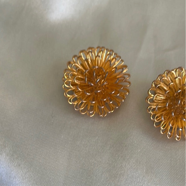 vintage 60's gold clip earrings 