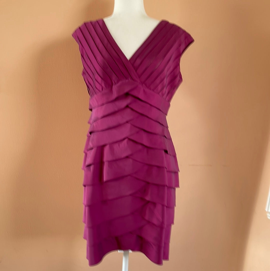Stunning designer burgundy knee length dress Stunning Designer Adrianna Papell Layered Burgundy Knee Length Dress M
