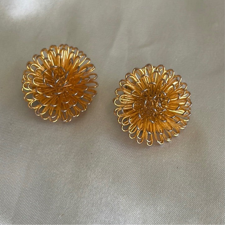 vintage 60's gold clip earrings 